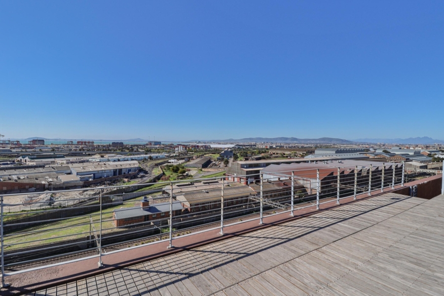 To Let 2 Bedroom Property for Rent in Woodstock Western Cape